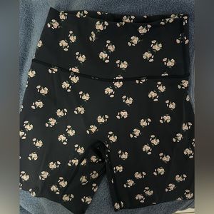 Aerie blue floral shorts, size medium